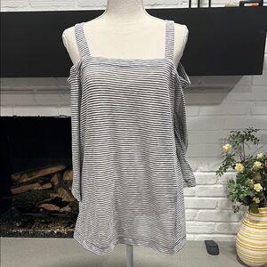 LOFT Black and White Striped Top. Open shoulder. 3/4 sleeve.
